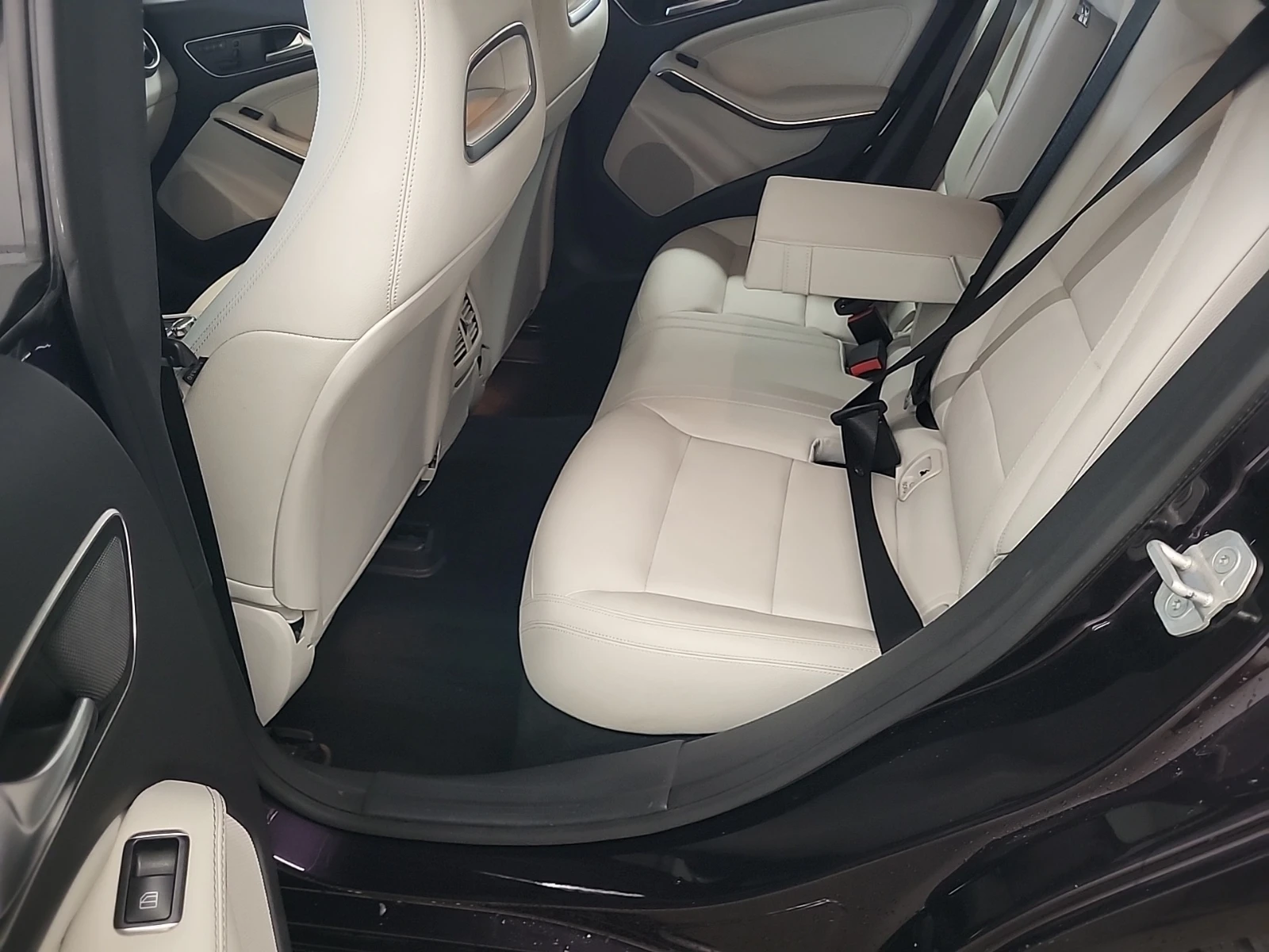Mercedes-Benz CLA 250 4MATIC, снимка 14 - Автомобили и джипове - 55017942