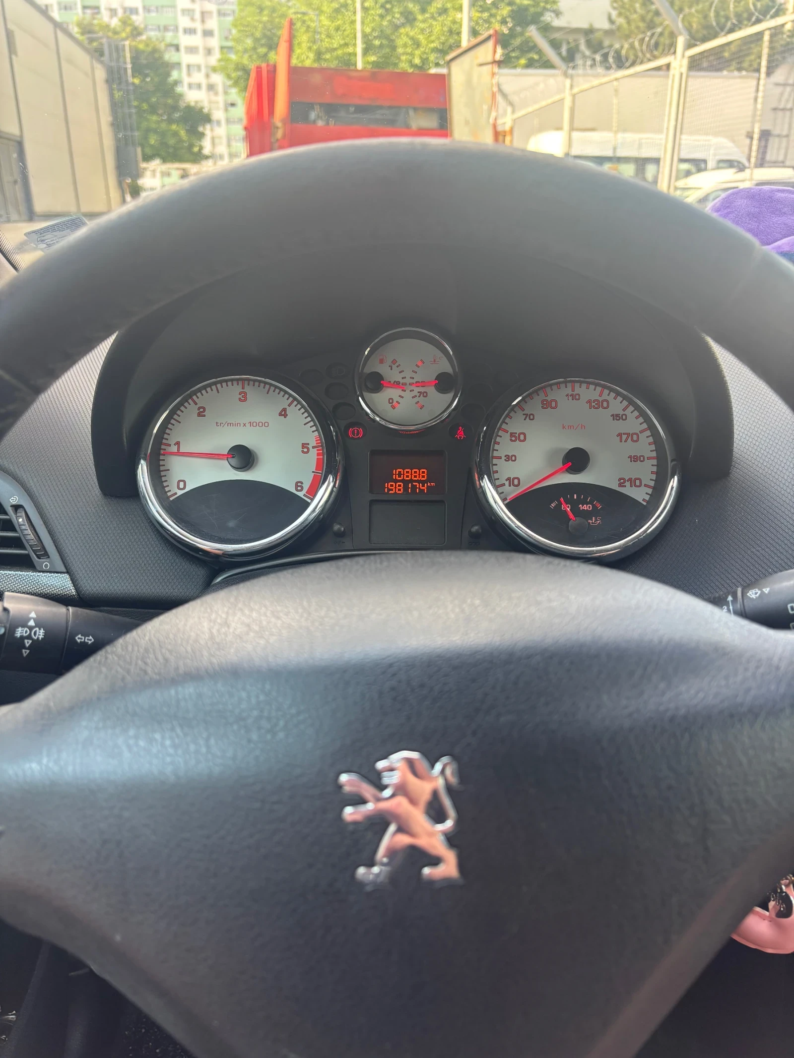 Peugeot 207 1.6HDI, снимка 8 - Автомобили и джипове - 55156623