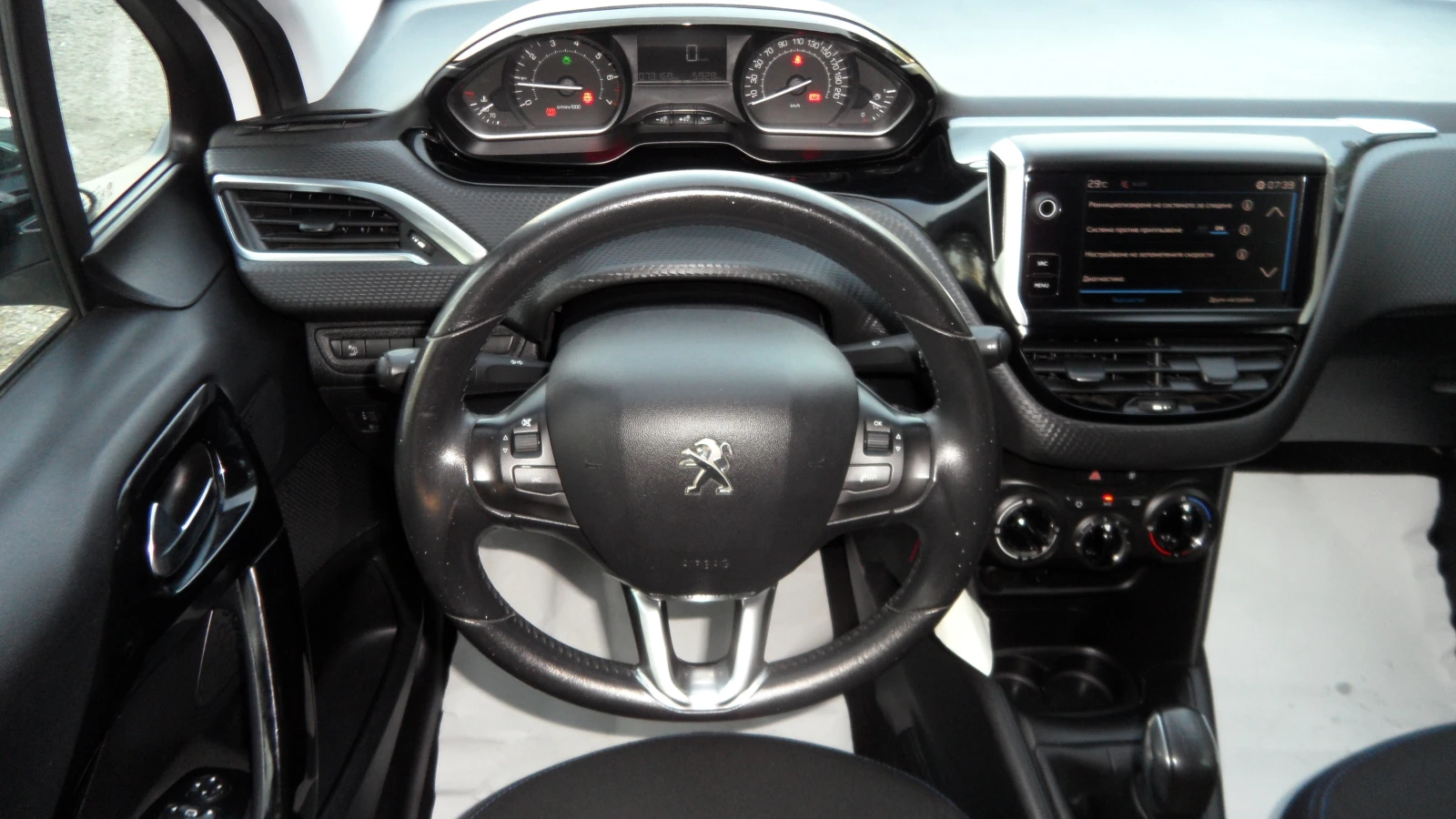 Peugeot 208 73 хил.км/EURO6 , снимка 11 - Автомобили и джипове - 55564557