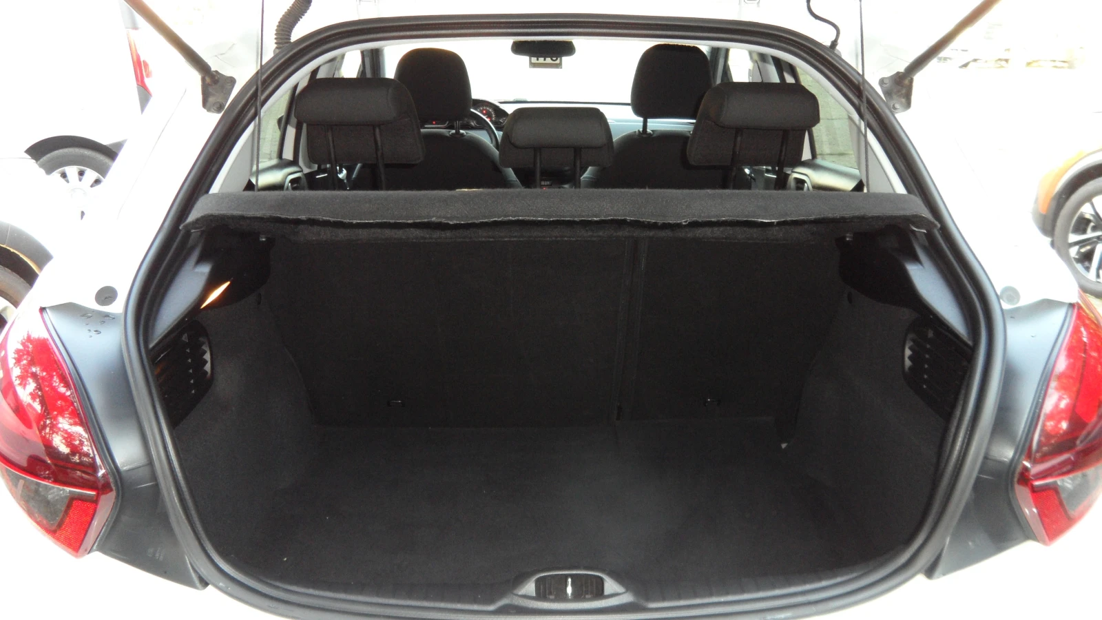 Peugeot 208 73 хил.км/EURO6 , снимка 7 - Автомобили и джипове - 55564557