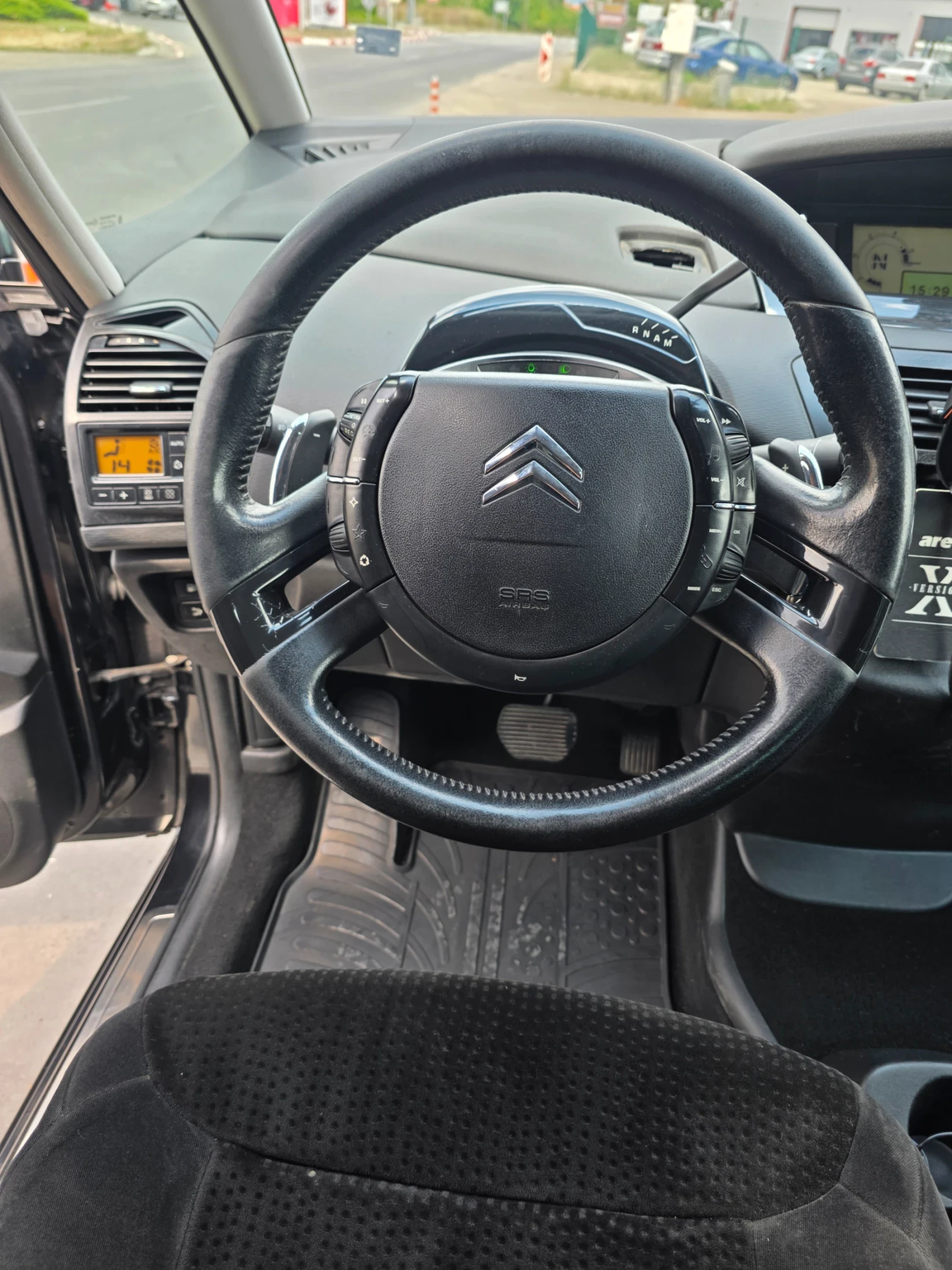 Citroen C4 Picasso, снимка 14 - Автомобили и джипове - 55597845