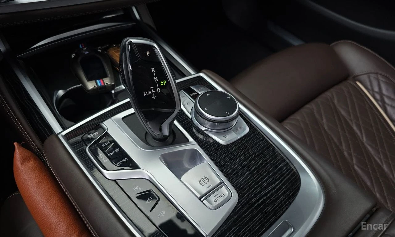 BMW 740 M* SPORT* HARMON* KARDON* ДИГИТАЛНО* ТАБЛО* 360КАМ, снимка 10 - Автомобили и джипове - 55691906
