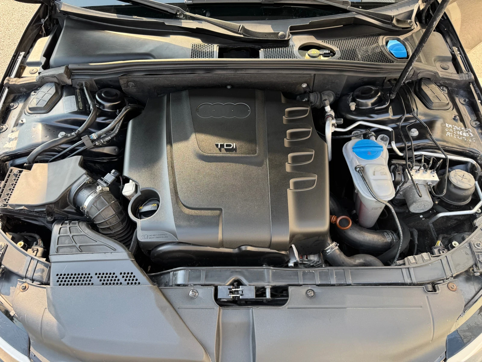 Audi A4 2.0TDI Автоматик Фейс, снимка 15 - Автомобили и джипове - 55790083