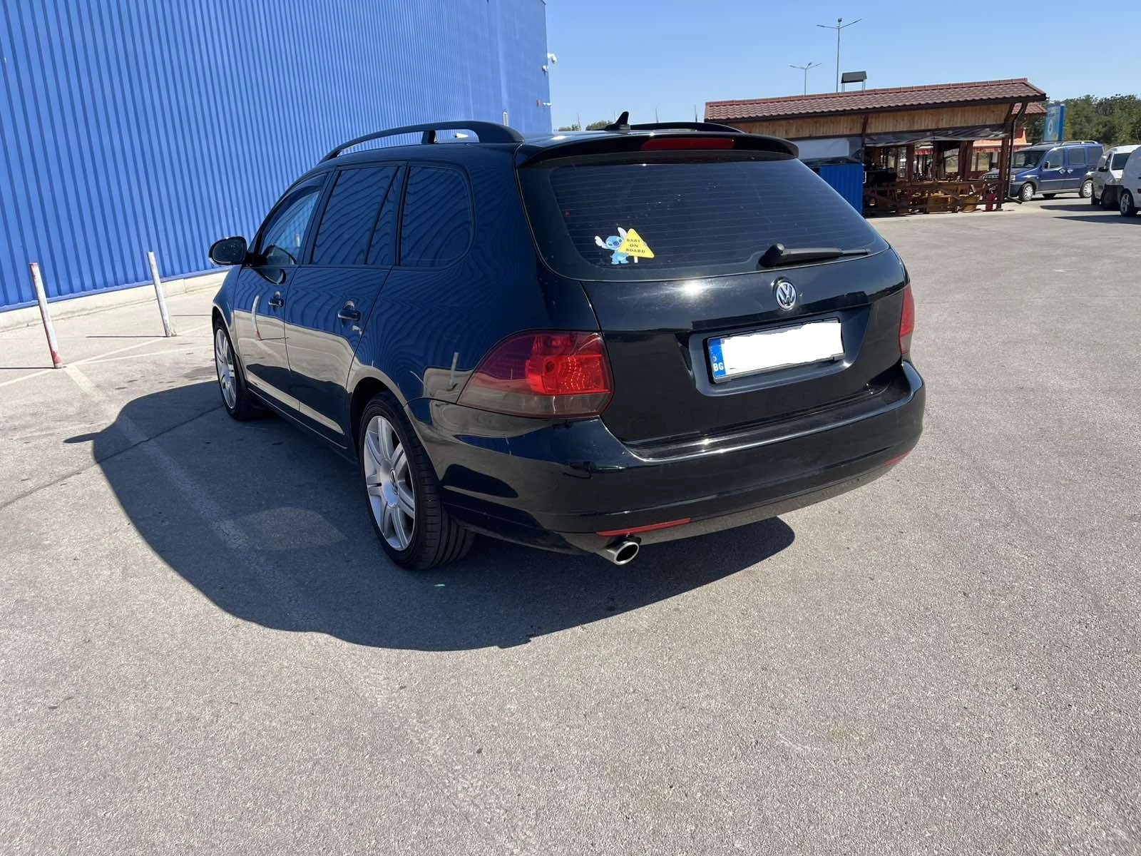 VW Golf 1.6 TDI, снимка 4 - Автомобили и джипове - 55997674