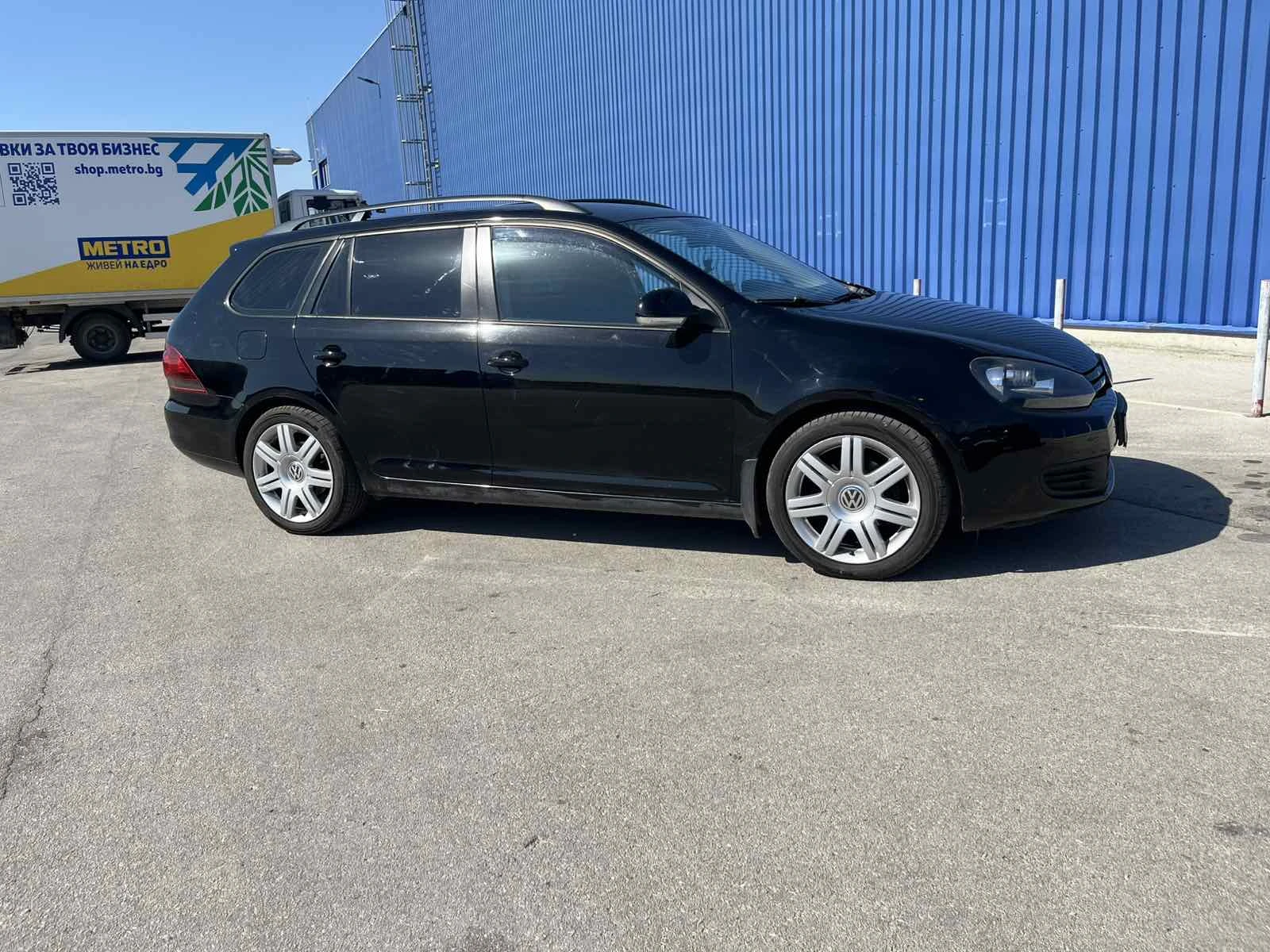 VW Golf 1.6 TDI, снимка 3 - Автомобили и джипове - 55997674