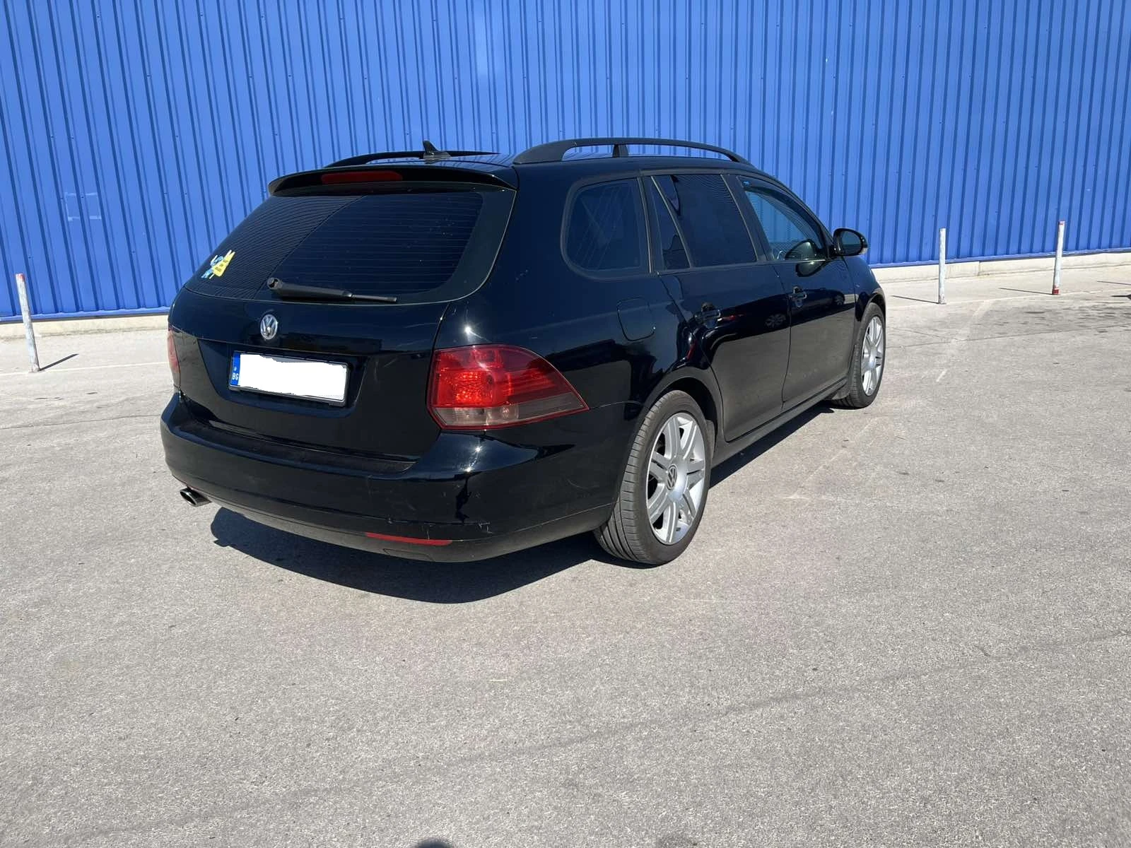 VW Golf 1.6 TDI, снимка 5 - Автомобили и джипове - 55997674
