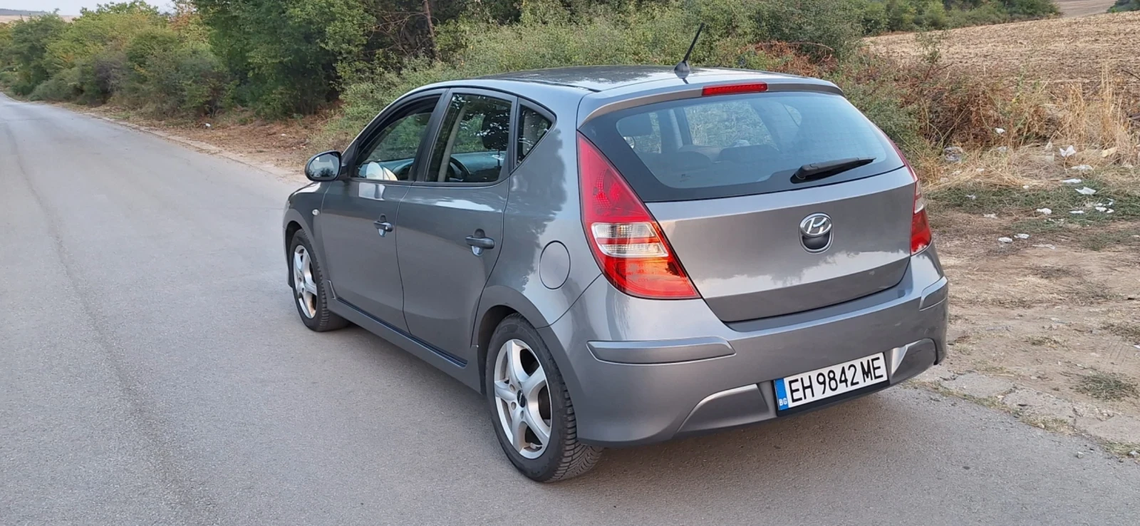 Hyundai I30 1.6 crdi 90 6 ск., снимка 5 - Автомобили и джипове - 56140252