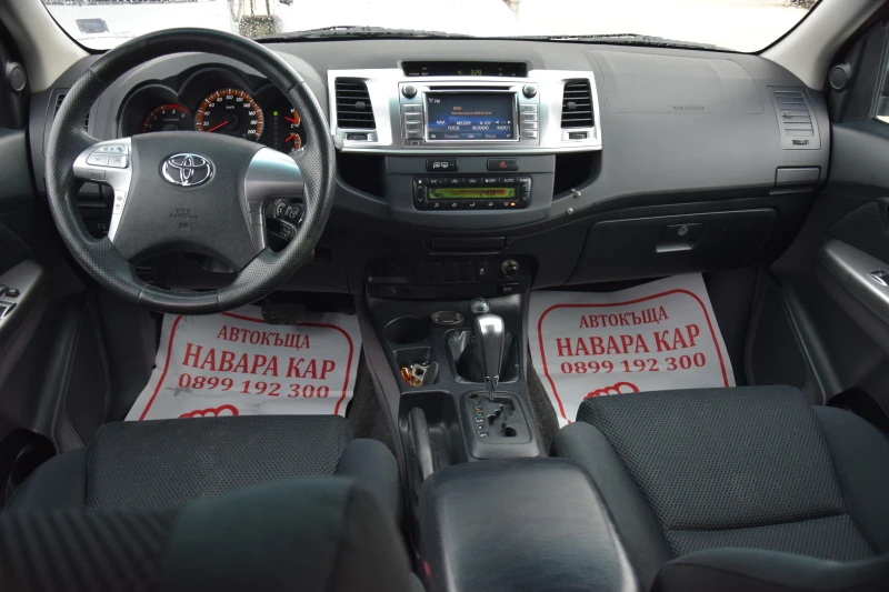 Toyota Hilux 3, 0D automat, снимка 12 - Автомобили и джипове - 49181630