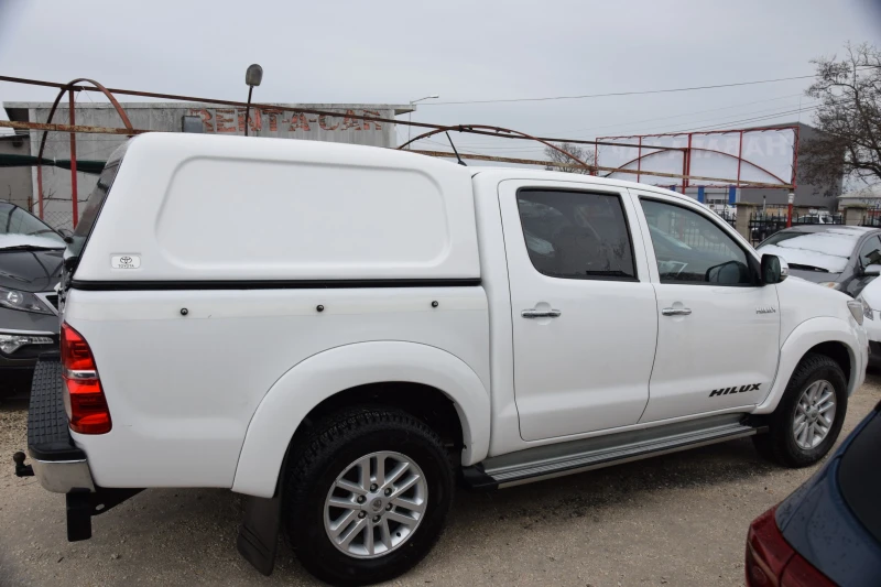 Toyota Hilux 3, 0D automat, снимка 8 - Автомобили и джипове - 49181630