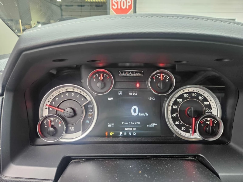 Dodge RAM 1500 * Sport * CARFAX * БЕЗ ПЪРВОНАЧАЛНА ВНОСКА, снимка 7 - Автомобили и джипове - 52629611