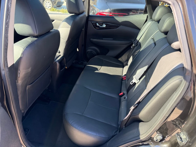 Nissan Qashqai 1.6D 130к.с Автоматик Tekna Black Edition FULL, снимка 13 - Автомобили и джипове - 52655118