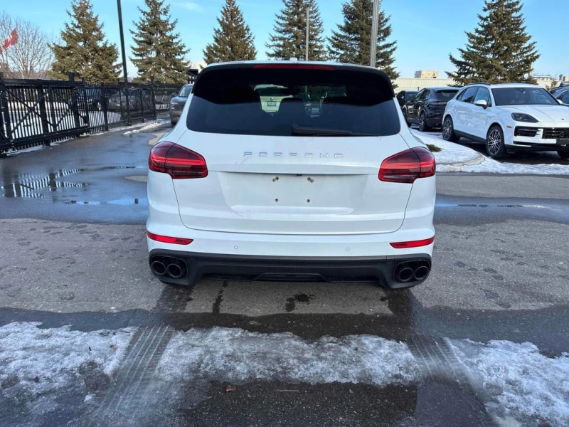 Porsche Cayenne * AWD 4dr * CARFAX * БЕЗ ПЪРВОНАЧАЛНА ВНОСКА, снимка 4 - Автомобили и джипове - 53049992