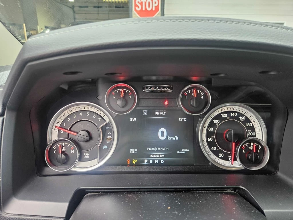 Dodge RAM 1500 * Sport * CARFAX * БЕЗ ПЪРВОНАЧАЛНА ВНОСКА - изображение 7