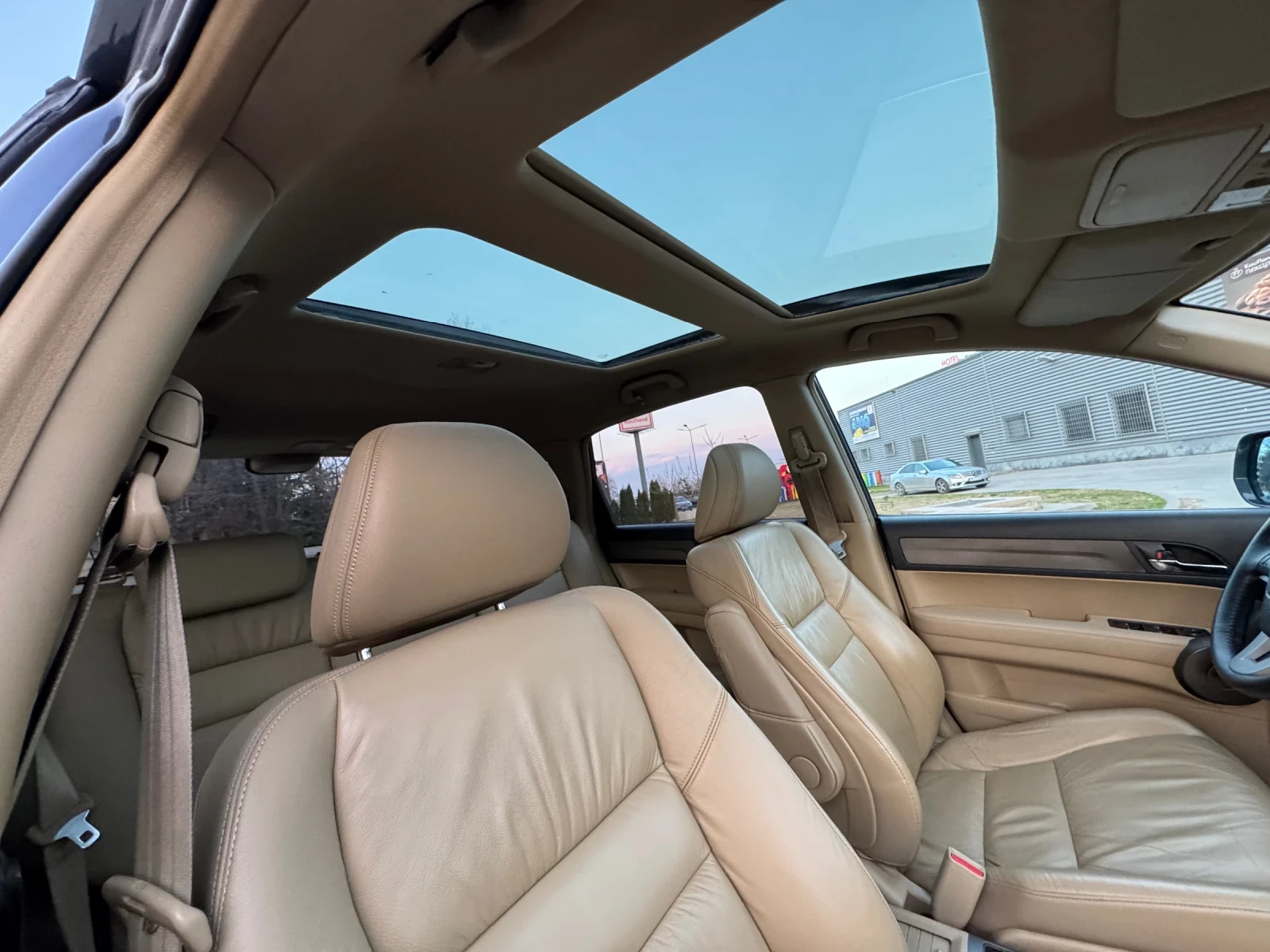 Honda Cr-v 2.0i EXECUTIVE::DISTRONIC::PANO::CAMERA, снимка 11 - Автомобили и джипове - 53739221