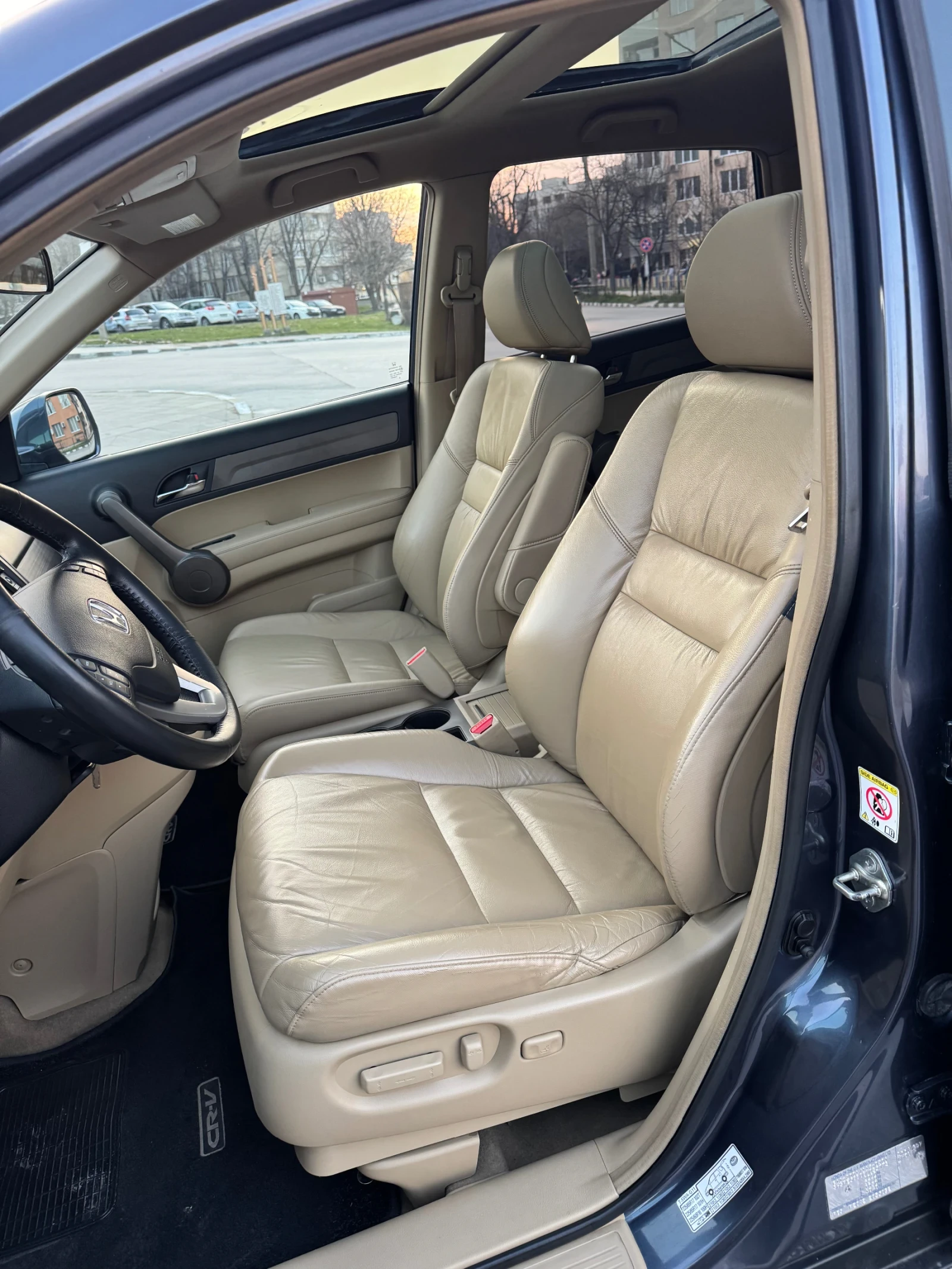 Honda Cr-v 2.0i EXECUTIVE::DISTRONIC::PANO::CAMERA, снимка 8 - Автомобили и джипове - 53739221