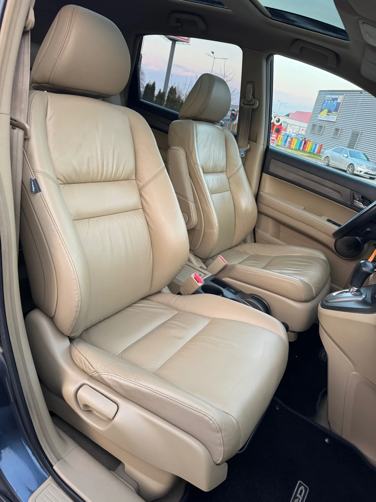 Honda Cr-v 2.0i EXECUTIVE::DISTRONIC::PANO::CAMERA, снимка 9 - Автомобили и джипове - 53739221