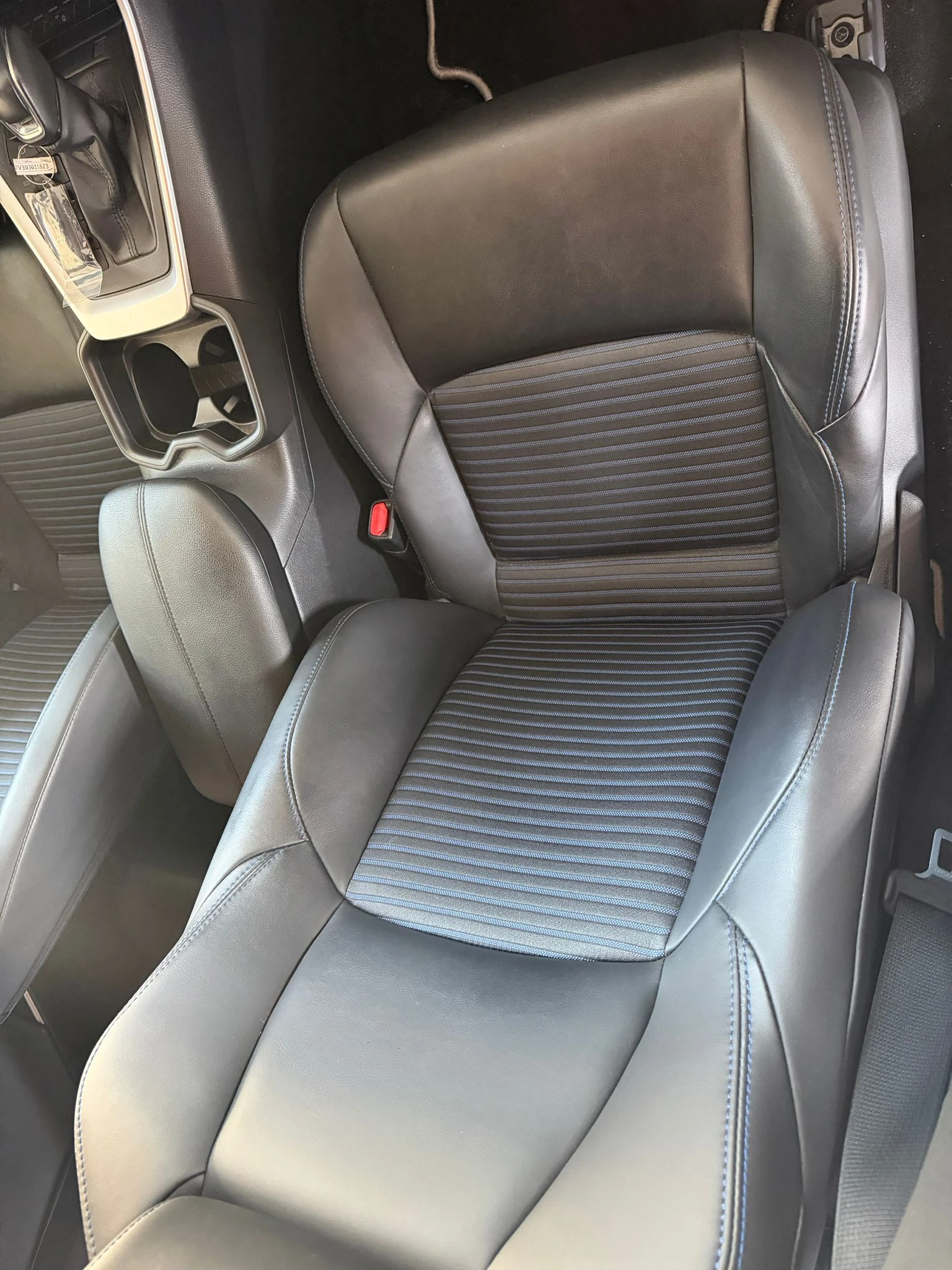 Toyota Rav4 2.5 Hybrid STYLE Bi-Tone , снимка 9 - Автомобили и джипове - 53916005