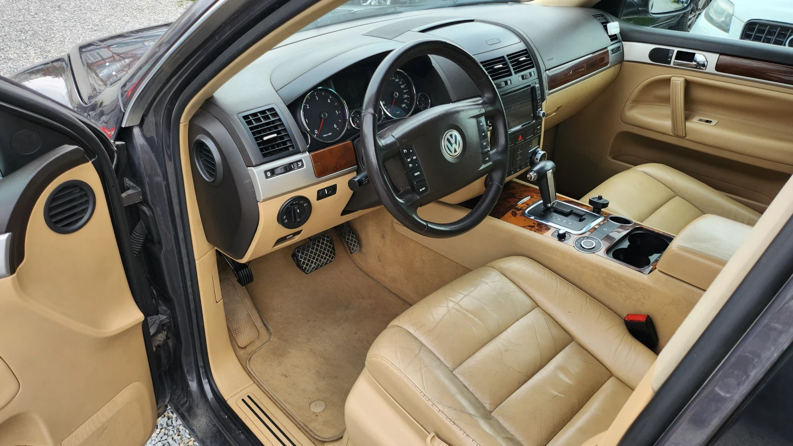 VW Touareg 3.0 TDI 239 К.С ПРУЖИНИ, снимка 13 - Автомобили и джипове - 54422779