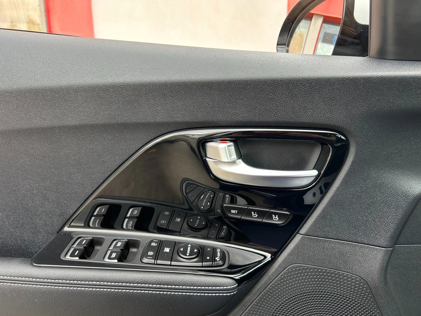 Kia Niro 64 kW, снимка 16 - Автомобили и джипове - 56431378