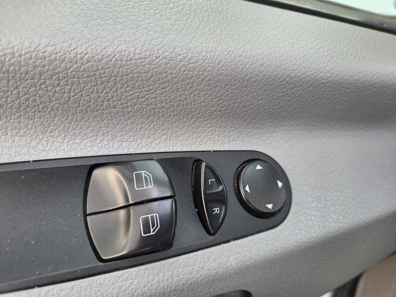 Mercedes-Benz Sprinter 319 CDI, Макси, Автомат, Две странични, Климатик, снимка 14 - Бусове и автобуси - 52079394