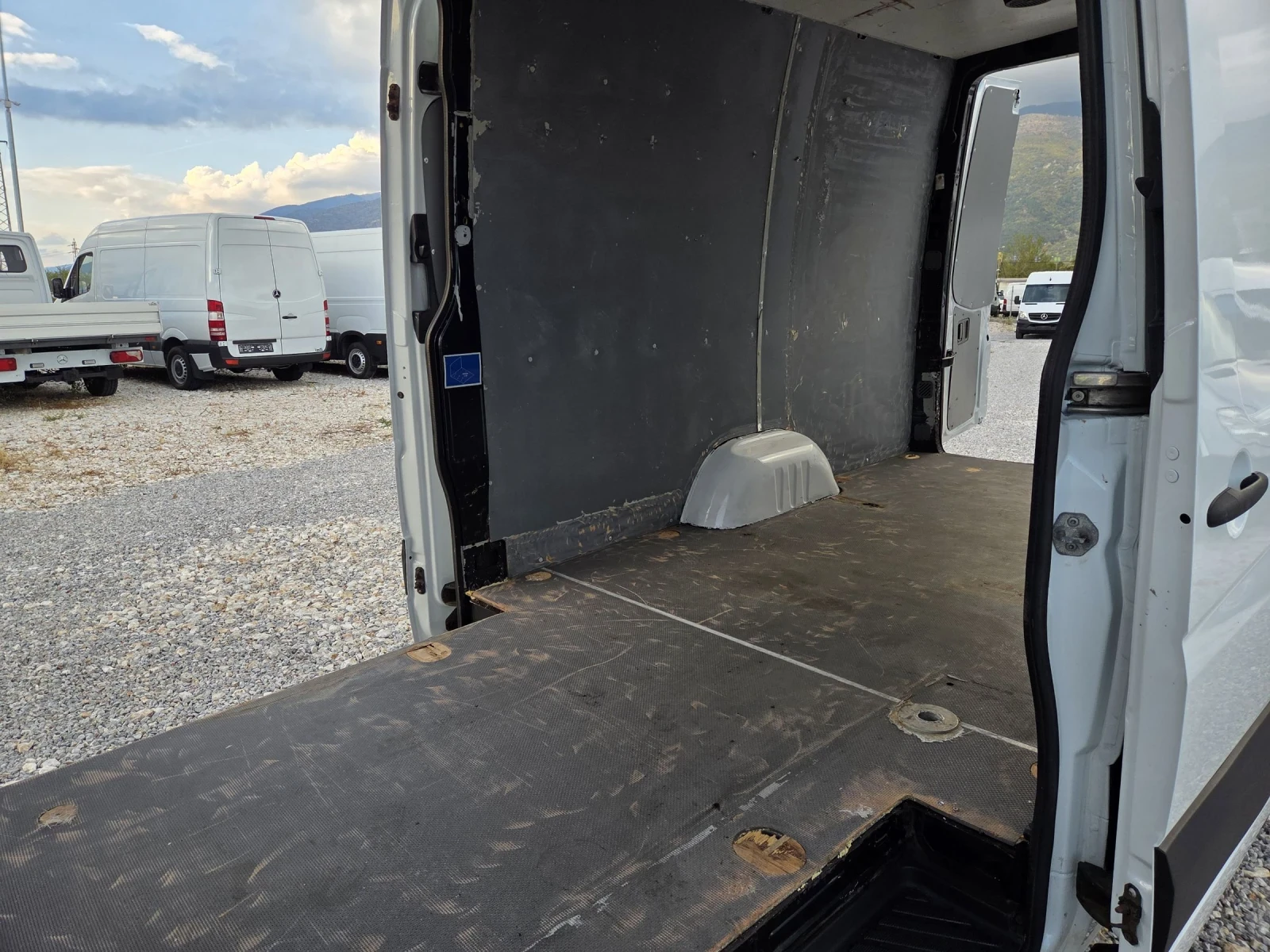 Mercedes-Benz Sprinter 319 CDI, Макси, Автомат, Две странични, Климатик - изображение 9