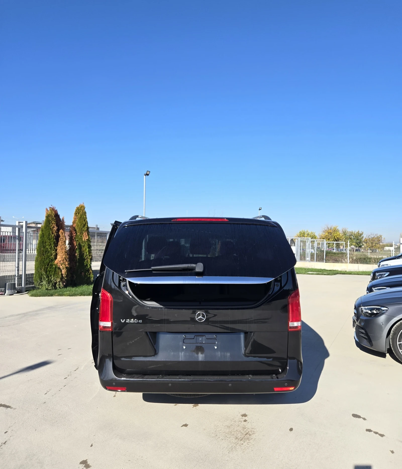 Mercedes-Benz V 220  - изображение 3