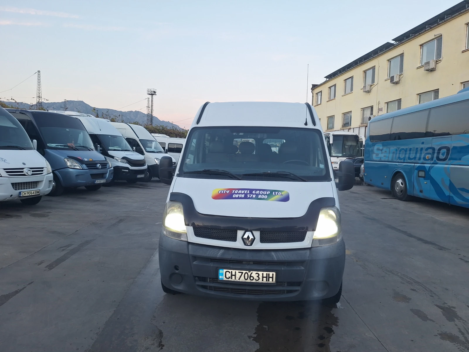 Renault Master, снимка 2 - Бусове и автобуси - 56625038