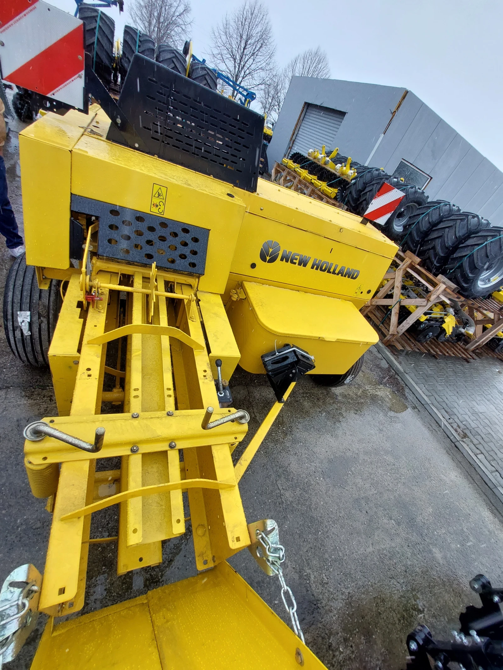 Балировачка New Holland 570 Hayliner 265 - изображение 3