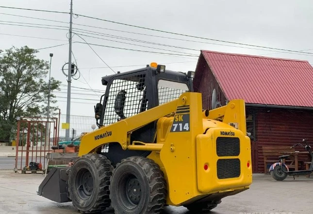 Мини челни товарачи Komatsu SK714 , снимка 3 - Индустриална техника - 47692169