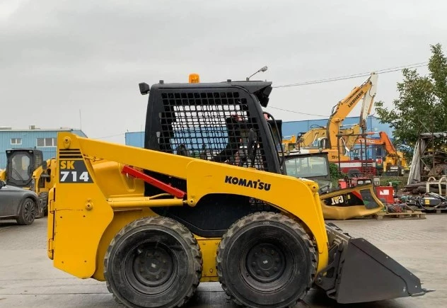 Мини челни товарачи Komatsu SK714 , снимка 2 - Индустриална техника - 47692169