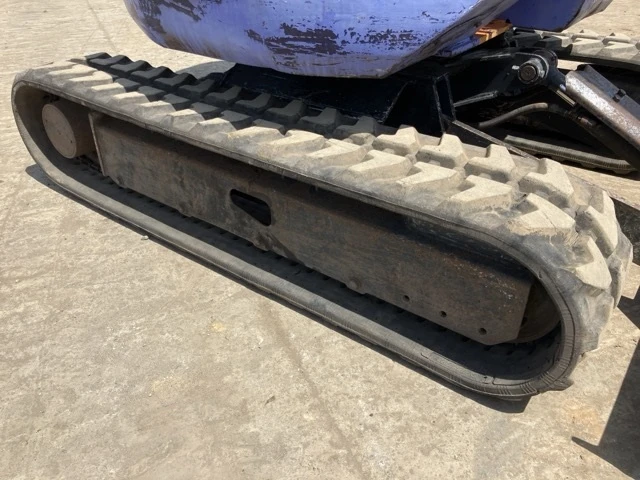 Багер Hitachi EX30UR-2 - ОЧАКВАН 15.09.2026!!!, снимка 5 - Индустриална техника - 54270758