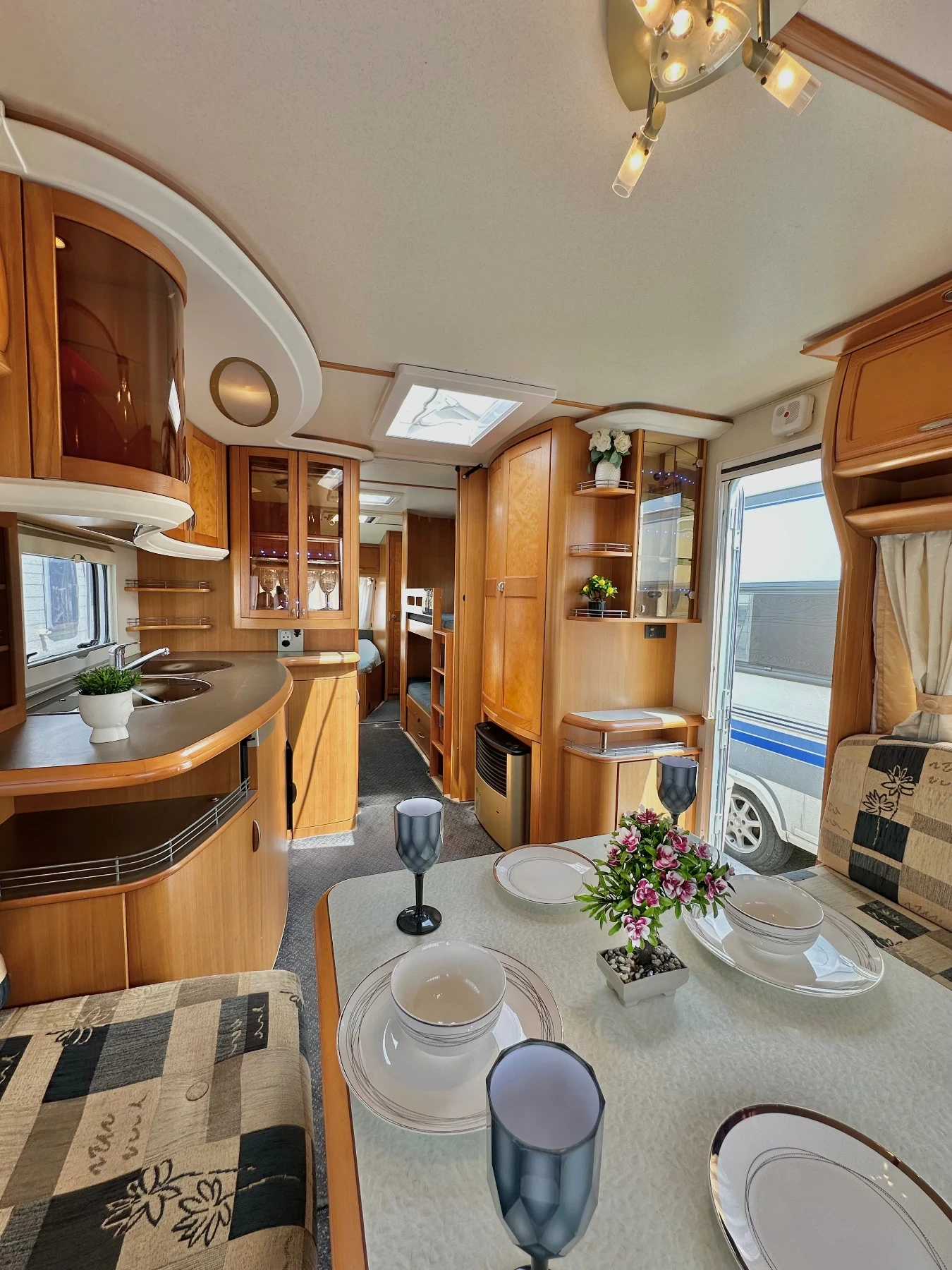 Каравана Hobby Prestige 720 - 7 МЕСТНА/ НОВ ВНОС/ УНИКАТ/  - изображение 8