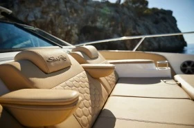 Моторна яхта Sea Ray 320 Sundacer, снимка 9