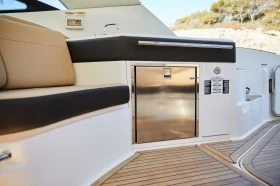 Моторна яхта Sea Ray 320 Sundacer, снимка 11