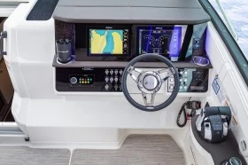 Моторна яхта Sea Ray 320 Sundacer, снимка 13 - Воден транспорт - 38510708