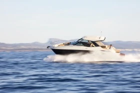 Моторна яхта Sea Ray 320 Sundacer, снимка 4 - Воден транспорт - 38510708