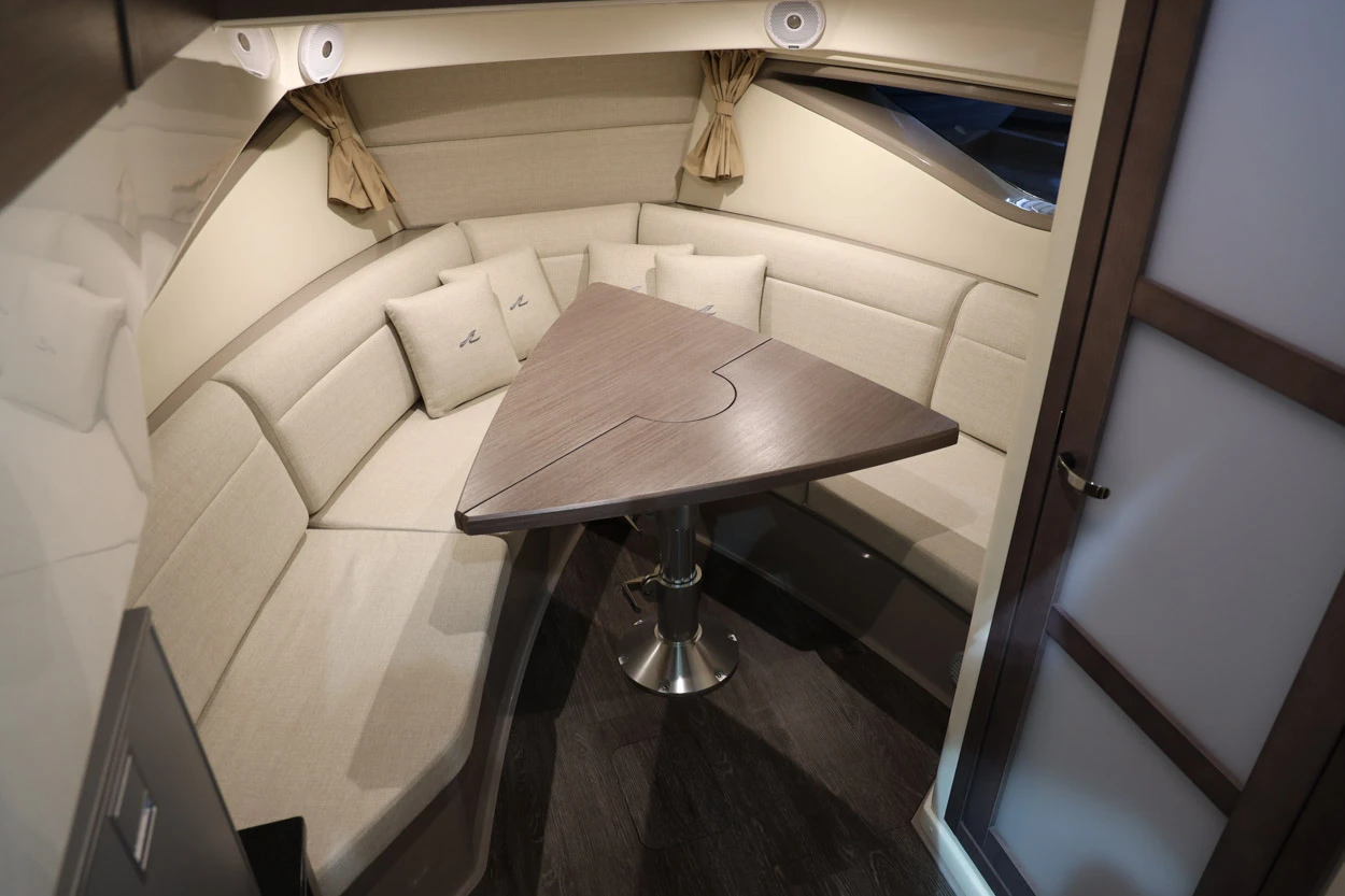   Sea Ray 320 Sundacer | Mobile.bg   14