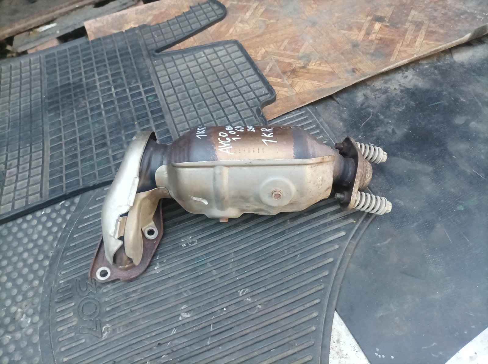     1.0 . 68 . 2009 . 1KR.  | Mobile.bg   9