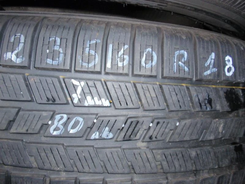 Гуми Всесезонни 235/60R18, снимка 1 - Гуми и джанти - 8891266