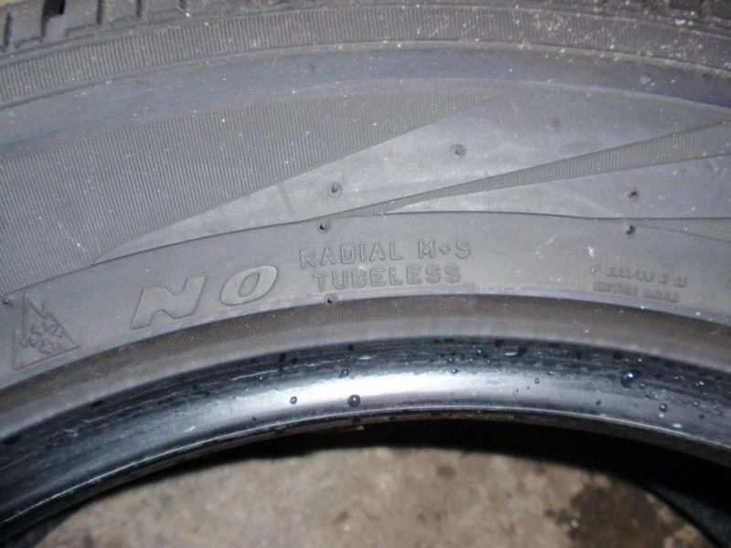 Гуми Всесезонни 235/60R18, снимка 12 - Гуми и джанти - 8891266