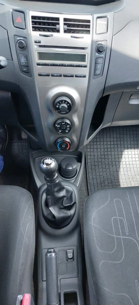 Toyota Yaris 1.0 VVT-i 5MT 3D Terra, снимка 9