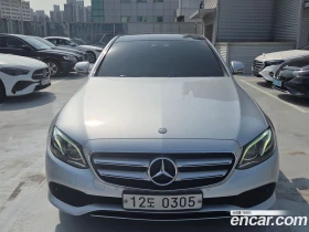 ������ Mercedes-Benz E 300