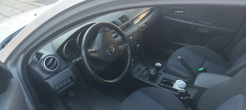 Mazda 3, снимка 6 - Автомобили и джипове - 47440612