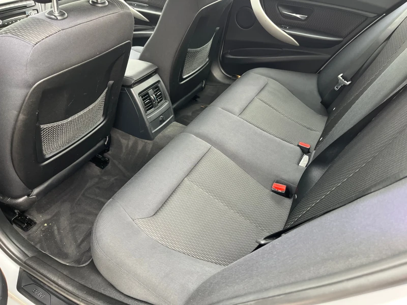 BMW 318 D, снимка 9 - Автомобили и джипове - 51770599