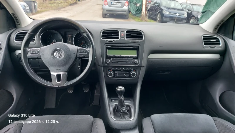 VW Golf 14i benzin, снимка 17 - Автомобили и джипове - 53452637