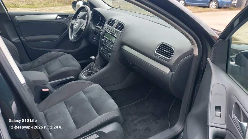 VW Golf 14i benzin, снимка 14 - Автомобили и джипове - 53452637