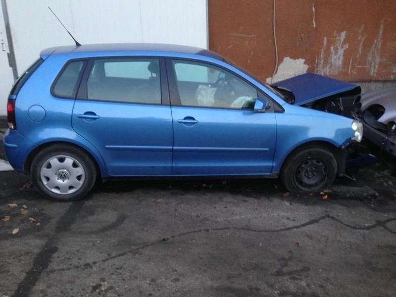 VW Polo 1.4i, снимка 2 - Автомобили и джипове - 43182306