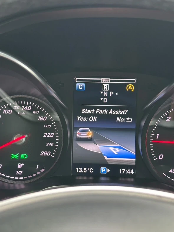 Mercedes-Benz C 250 4matic, снимка 13 - Автомобили и джипове - 53713022