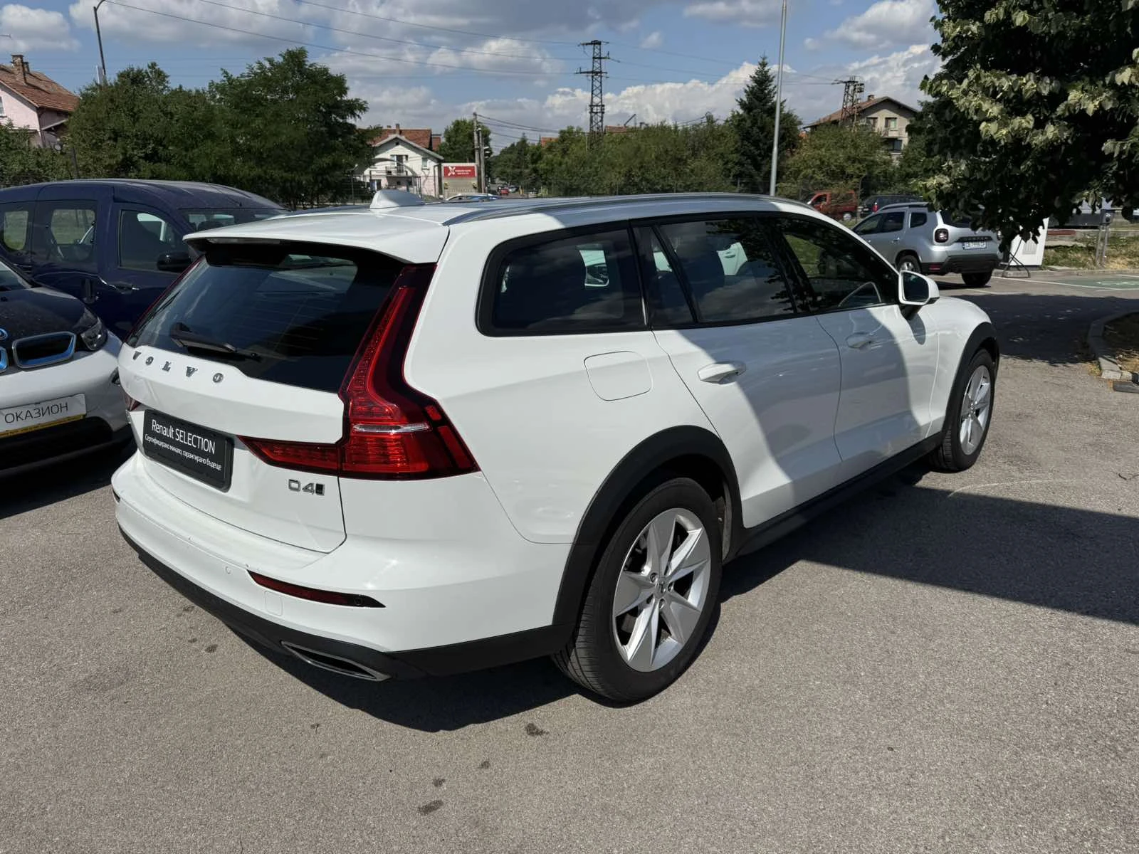 Volvo V60 Cross Country 2.0 - изображение 6