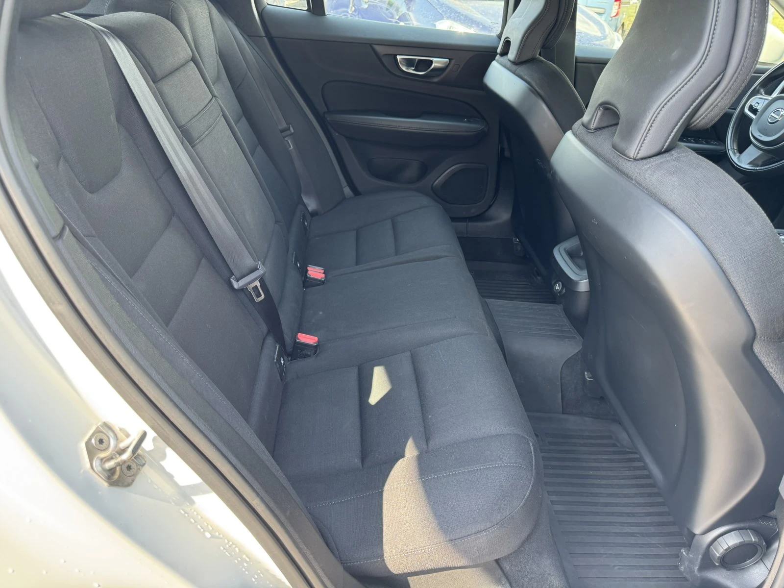 Volvo V60 Cross Country 2.0 - изображение 10
